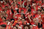 开云体育-精彩比赛现场掀起热潮，球迷热情高涨